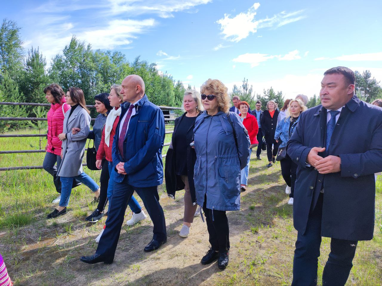 ГЛАВА БЕЛОЯРСКОГО РАЙОНА ПРИНЯЛ УЧАСТИЕ В МЕРОПРИЯТИЯХ С СЕНАТОРАМИ СОВЕТА РФ.