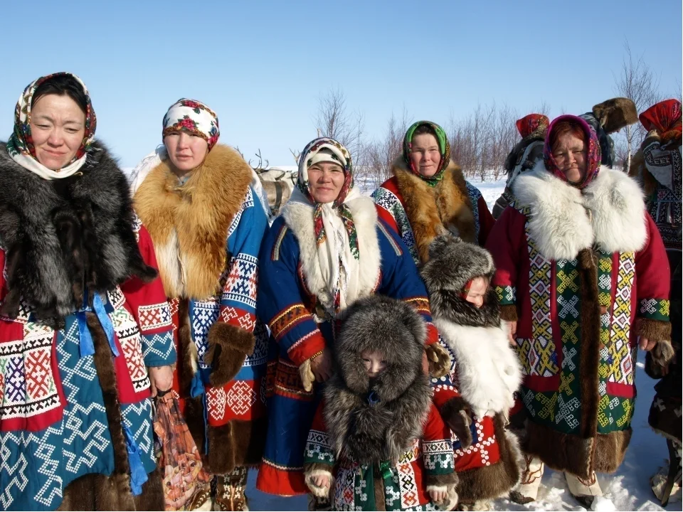 Соотнеси картинки и названия праздников коренных народов югры